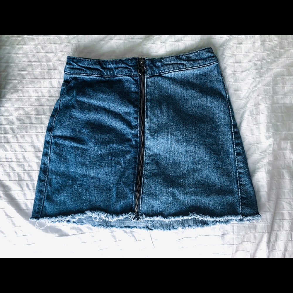 2 toned zip up jean skirt